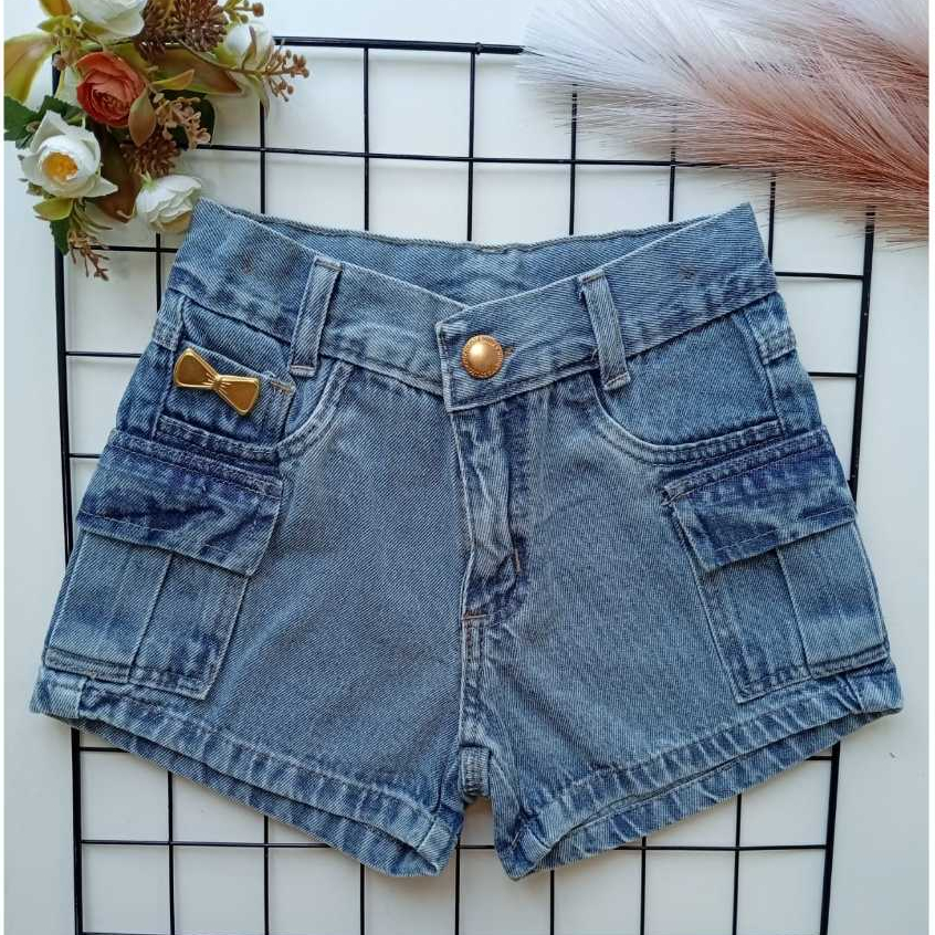 Short Cargo Jeans Infantil e Juvenil com Bolso Cargo e Laço Dourado 6 ao 16