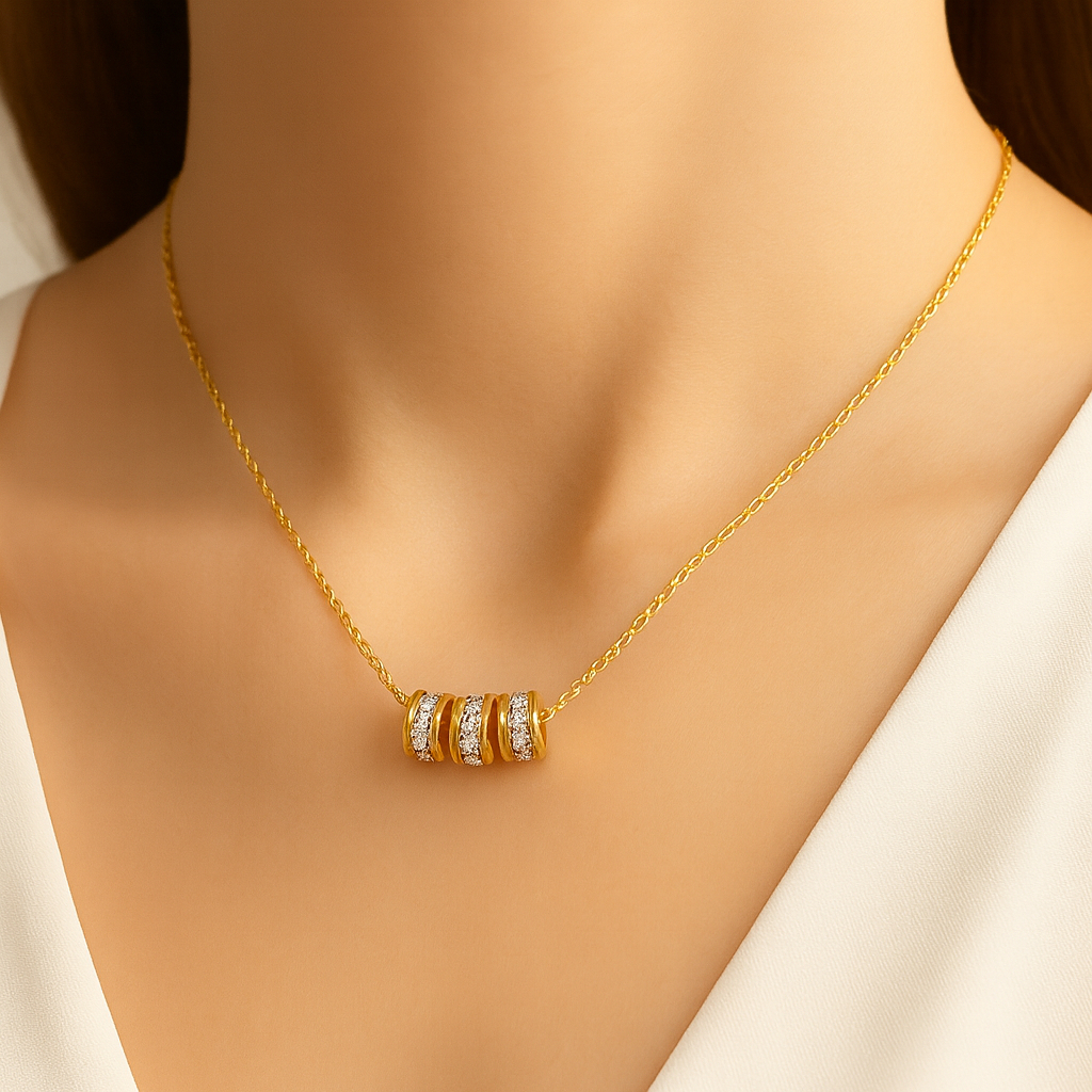 Colar de Aço Inoxidável com Pingentes Dourados e Cravejados de Cristais em Oferta na Shopee