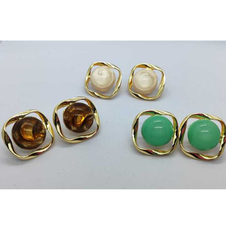 Brinco Feminino Clássico com Moldura Dourada com Resina – Estilo Atemporal em Oferta na Shopee