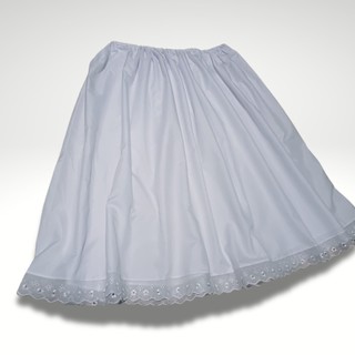 ROUPA RELIGIOSA SAIA DE UMBANDA E CANDOMBLÉ BRANCA SAIA DE RAÇÃO TECIDO MICROPERCAL 1METRODE ALTURA 2,5 DE RODA