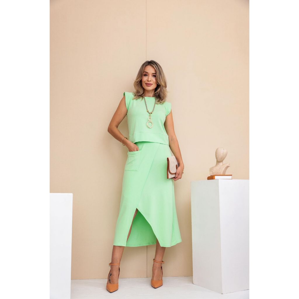Conjunto em Moletinho, Feminino Elegante Blusa Manga Muscle, Saia Midi com fenda frontal. em Oferta na Shopee