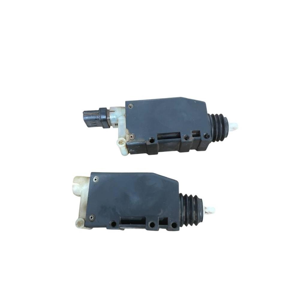 (USADO PARA ARRUMAR) Par Motor Acionador Comando Trava Fechadura Elétrica Para Vw Gol/Santana até 2013 Original