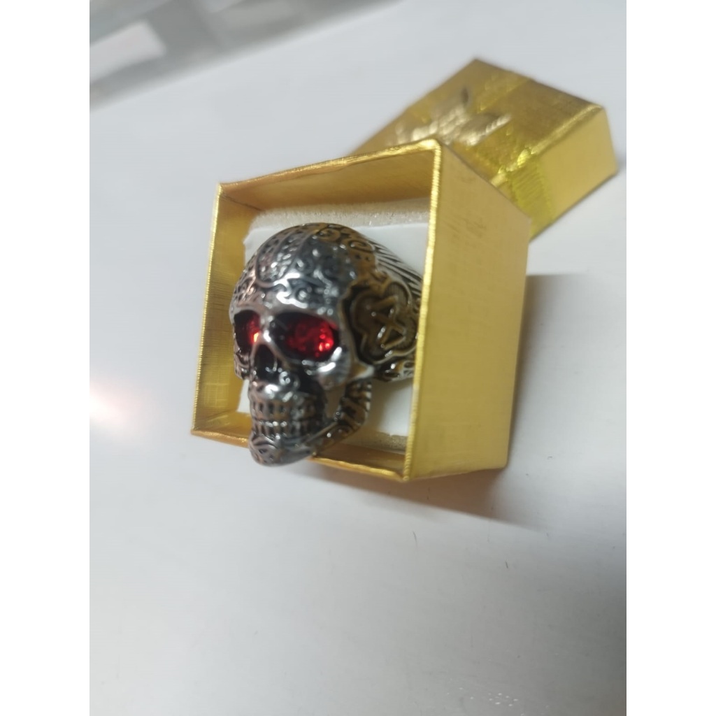 Anel em Aço Inox caveira Olhos Vermelhos Não enferruja — imagem 2 de 2
