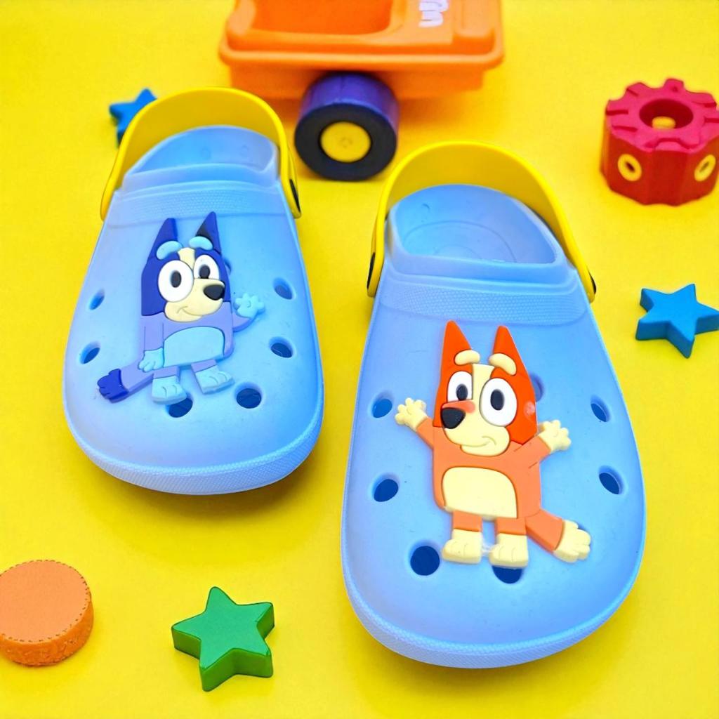 Sandália Babuche Infantil Bluey e Bingo divertido, leve, antiderrapante, confortável e ideal para aventuras