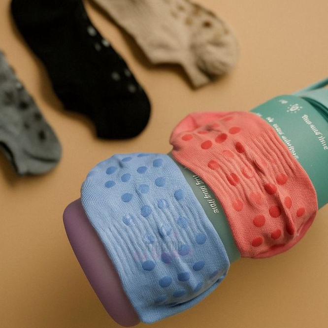 Kit 3 Pares Meia Feminina Cano Curto Com Antiderrapante Yoga Pilates Algodão Conforto em Oferta na Shopee