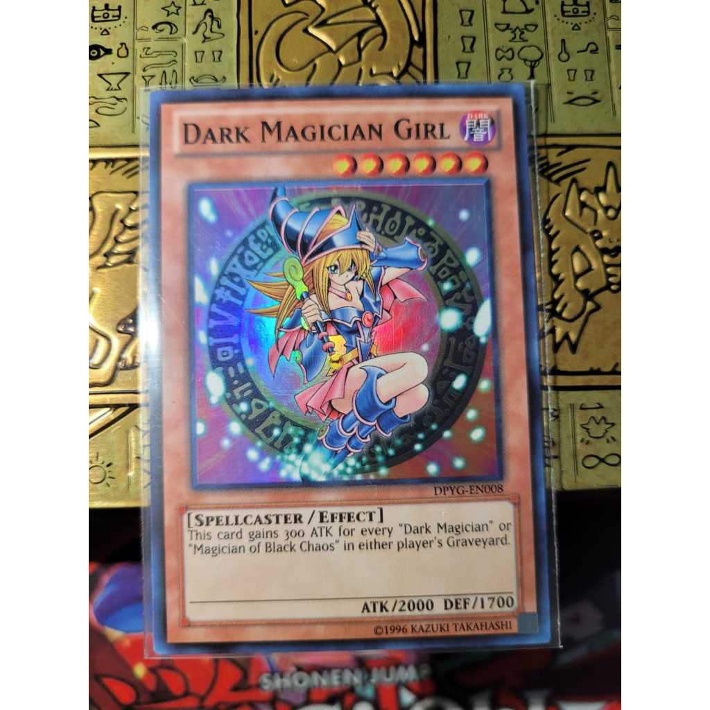 Dark Magician Girl (Pequena Maga Negra) Raridade SUPER. Arte Alternativa. Yugioh Original Konami.