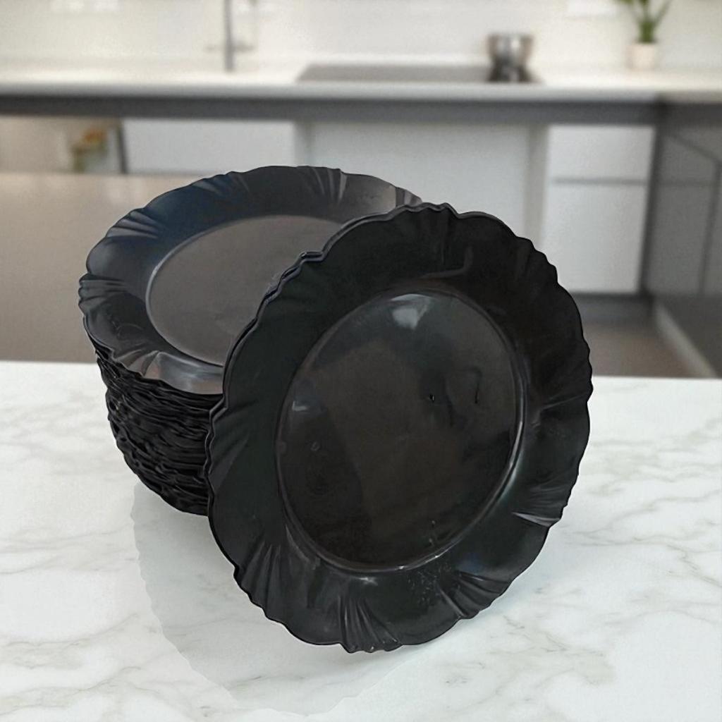 Kit 50 Pratos de Sobremesa Pétala Plástico PRETO Para Sobremesa Salgados ou Doces