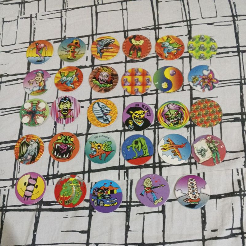 (Lote 114) - Lote com 29 Tazos caps monstros