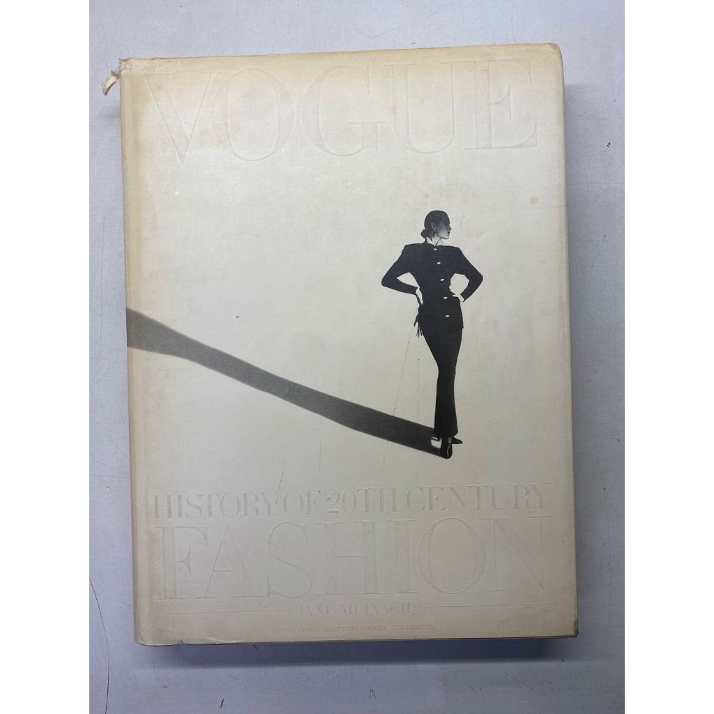 Livro Vogue History of 20th century Fashion Jane Mulvagh Editora Viking 1988 Moda Auto Costura 20428