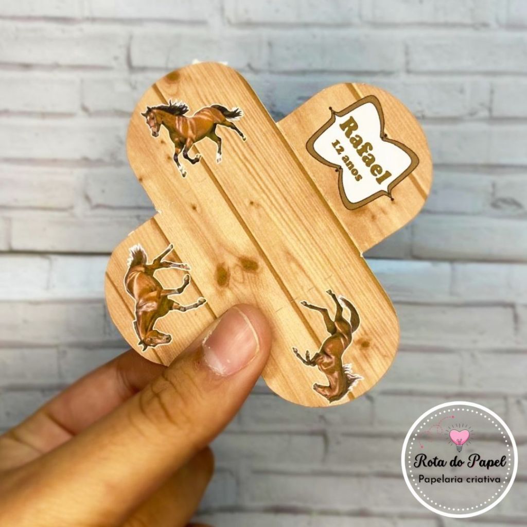 Forminha Personalizada para Docinho CAVALO Forminha temática para Brigadeiro Pétala festa aniversário