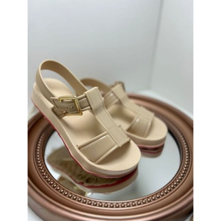 Sandália feminina " Papete " SUPER CONFORTÁVEL ( Forma pequena!!! favor pedir uma numeração maior que a sua) em Oferta na Shopee