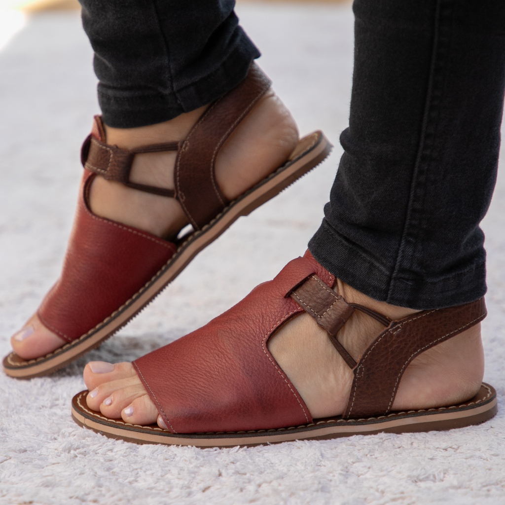 Sandália Rasteira Flat Verão Feminina em Couro Legitimo Tricê Maxxi Comfort Calce Fácil Sola Antiderrapante Casual