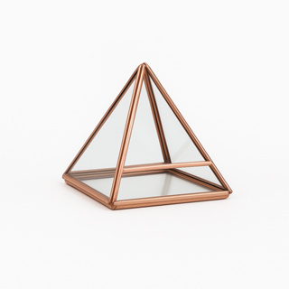 Terrário Pirâmide em Cobre Puro – Decoração de Mesa Artesanal | Mini Vaso Terrário em Oferta na Shopee