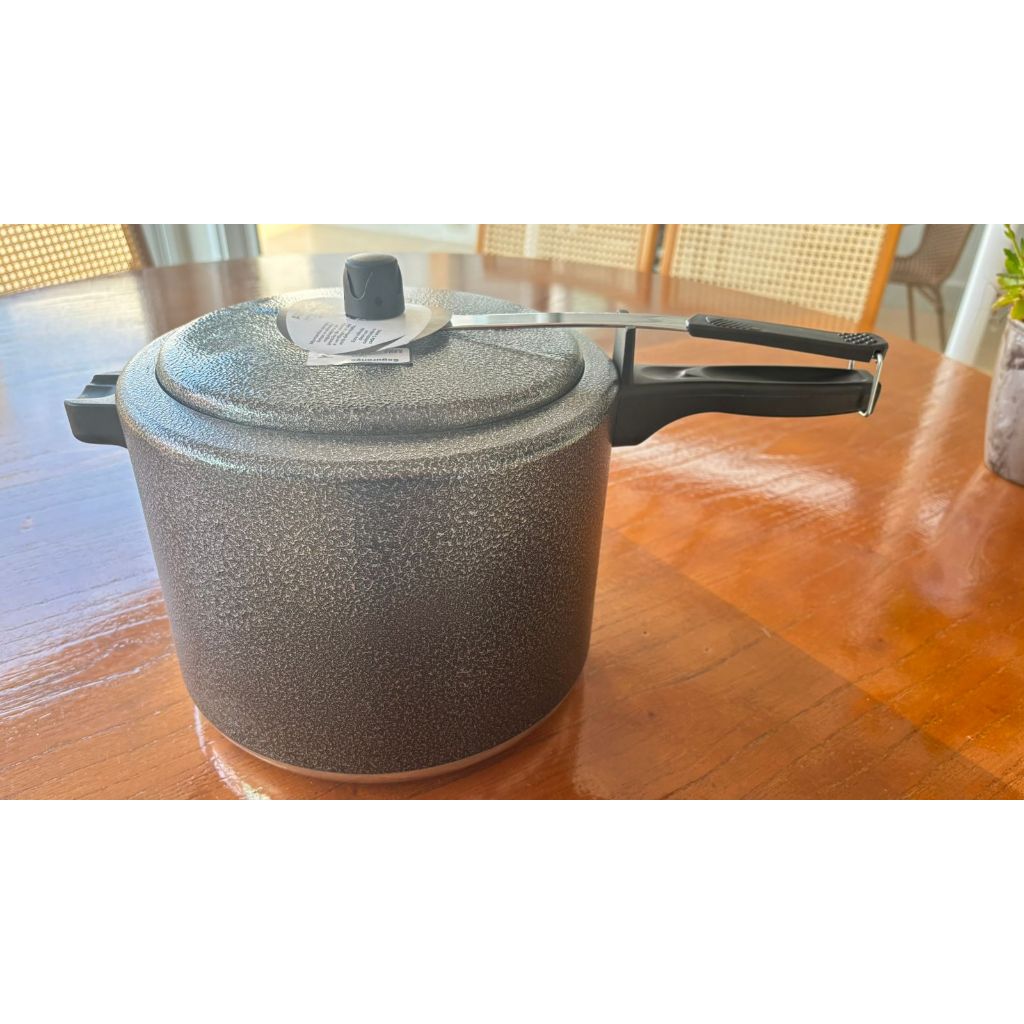 PANELA DE PRESSÃO 10,0 LITROS - FECHAMENTO INTERNO - PRETO CRAQUELADO
