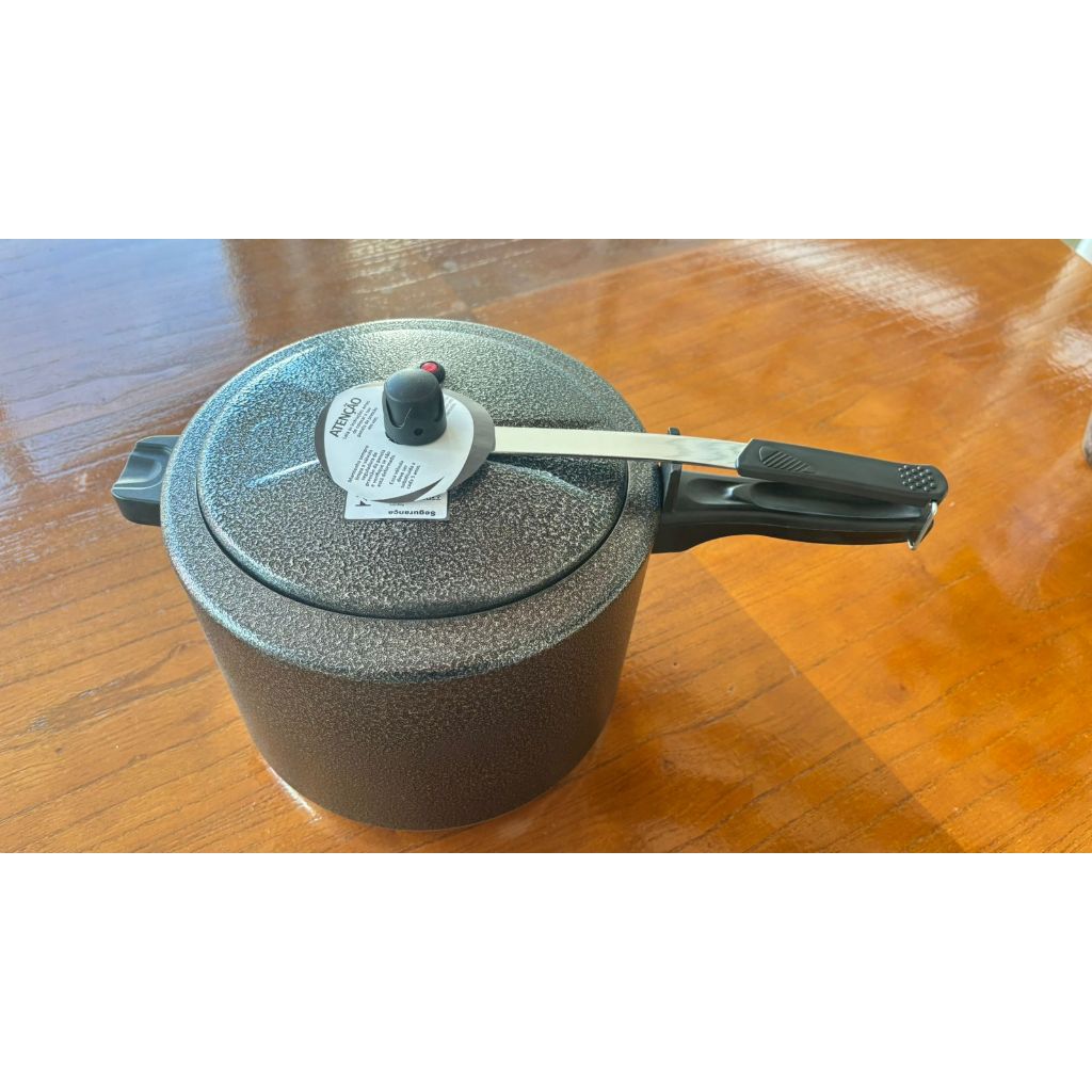 PANELA DE PRESSÃO 10,0 LITROS - FECHAMENTO INTERNO - PRETO CRAQUELADO