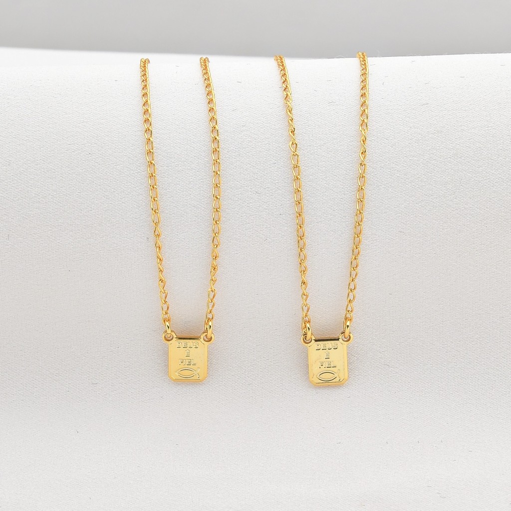 Colar Feminino Escapulário Plaquinha Deus é Fiel e Pai Nosso Corrente Banhado a Ouro 18k