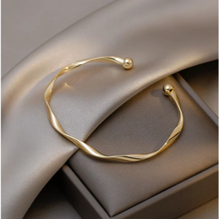 Bracelete Pulseira Feminino Ondulado Torcido Minimalista Ajustável Dourado ou Prata Acessório Feminino em Oferta na Shopee