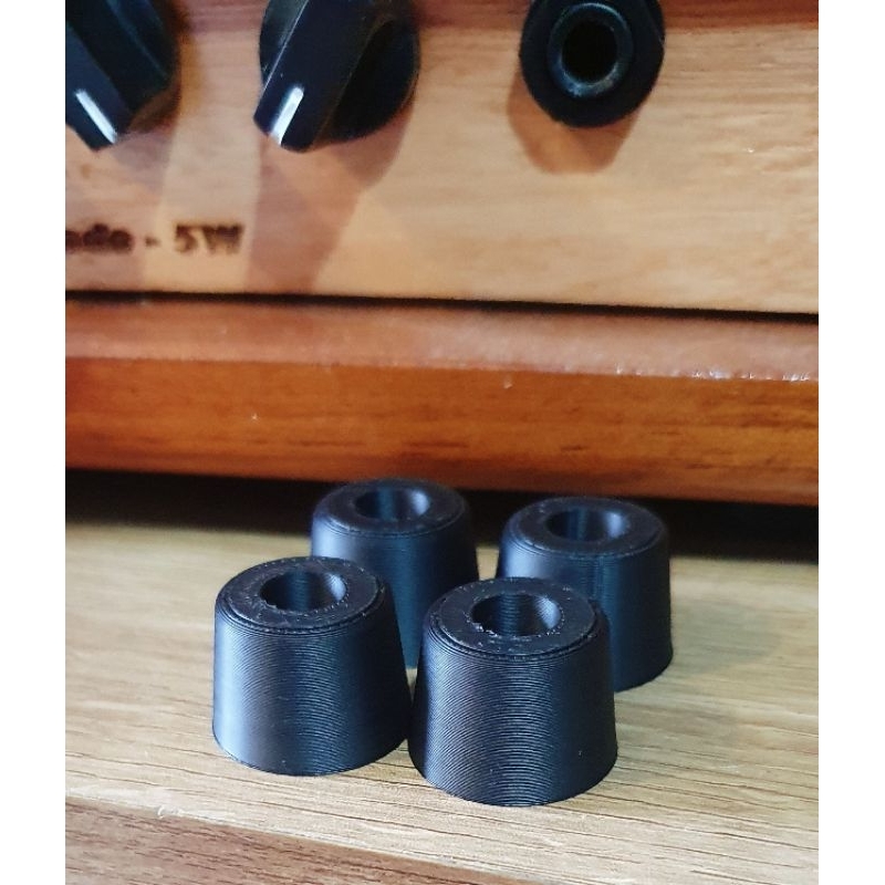 KIT 4 PÉZINHOS PARA AMPLIFICADOR, CAIXA DE SOM, MESA, EQUALIZADOR, POTÊNCIA