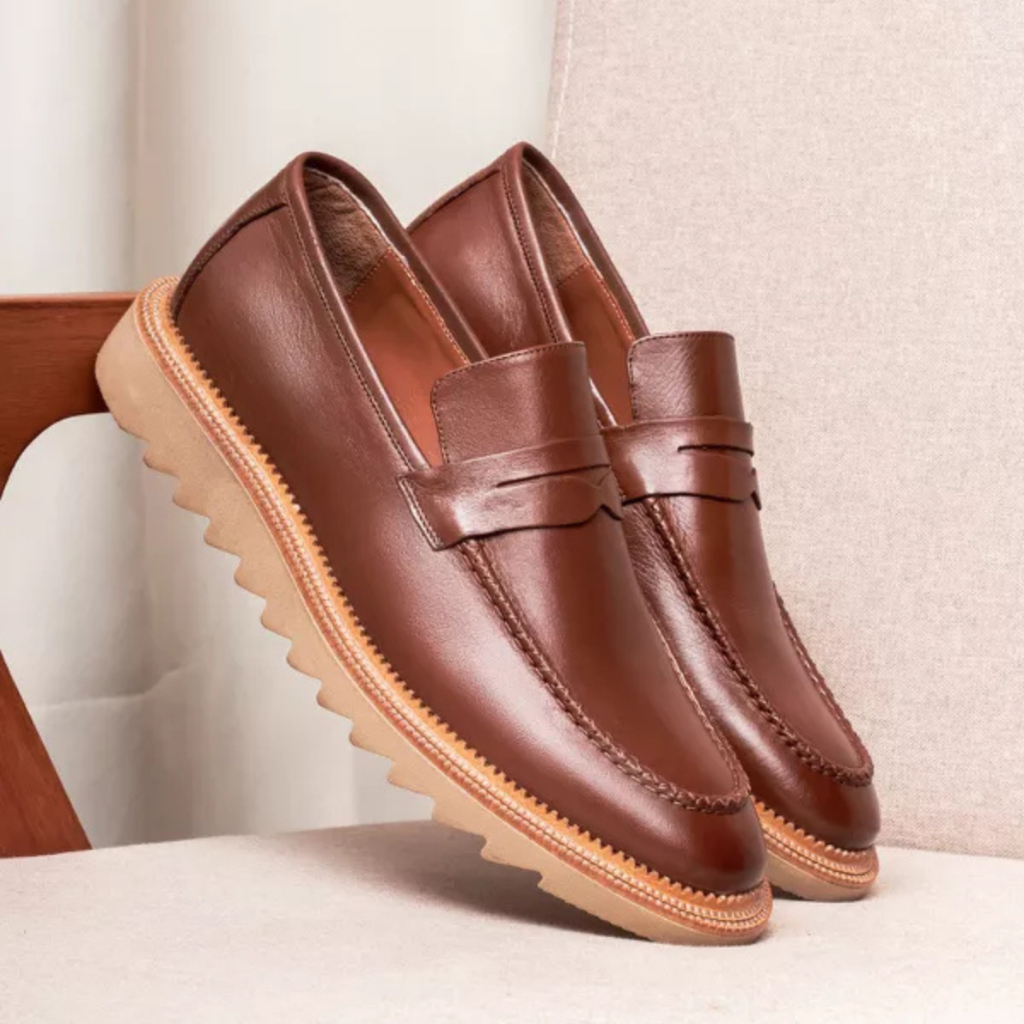 Sapato Mocassim Masculino Casual Sport Fino Couro Legítimo Estiloso Moderno Sola Tratorada...
