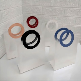 10 Bolsas Sacola Plástica De Presente Fosca Translúcido Alça Redonda Couro Sintético Em Cores Tamanhos Variados em Oferta na Shopee