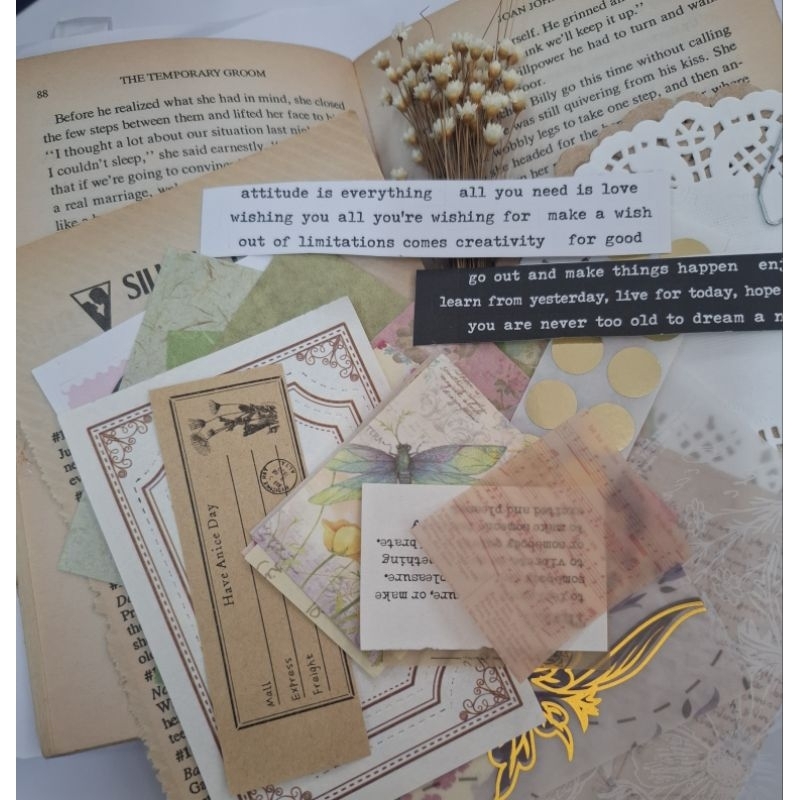 Kit Papelaria Vintage Scrapbook | Adesivos, Selos, Papéis, Tags, Flores Secas - Diário e Bullet Journal (60 itens).
