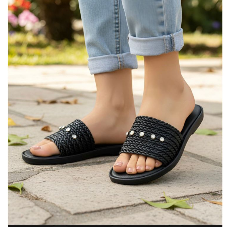 Slide feminino Trançado Strass Confortavel em Oferta na Shopee