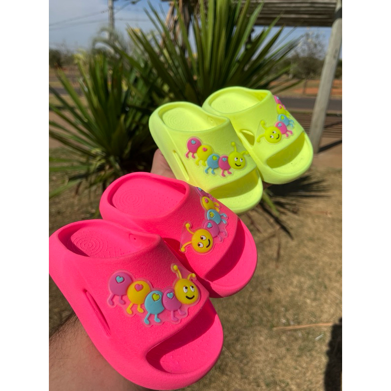 Chinelo nuvem super confortável e macio com personagem centopéia