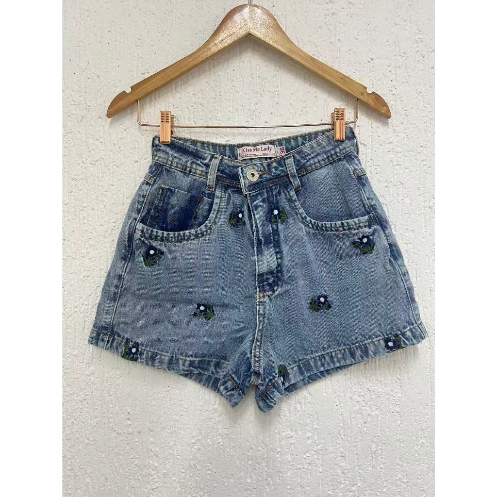 Short Jeans feminina com Bolso Bermuda Feminina Com Estampa De Flor