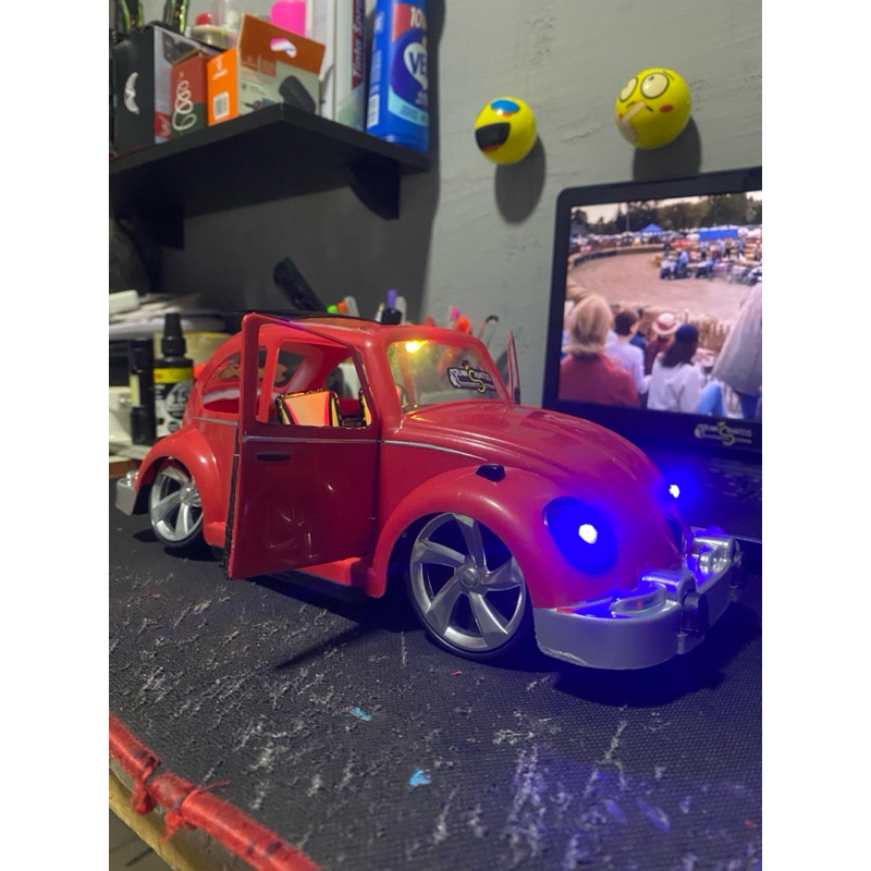 Miniatura do Fusca Rebaixado com Som Rodoes e Teto Solar