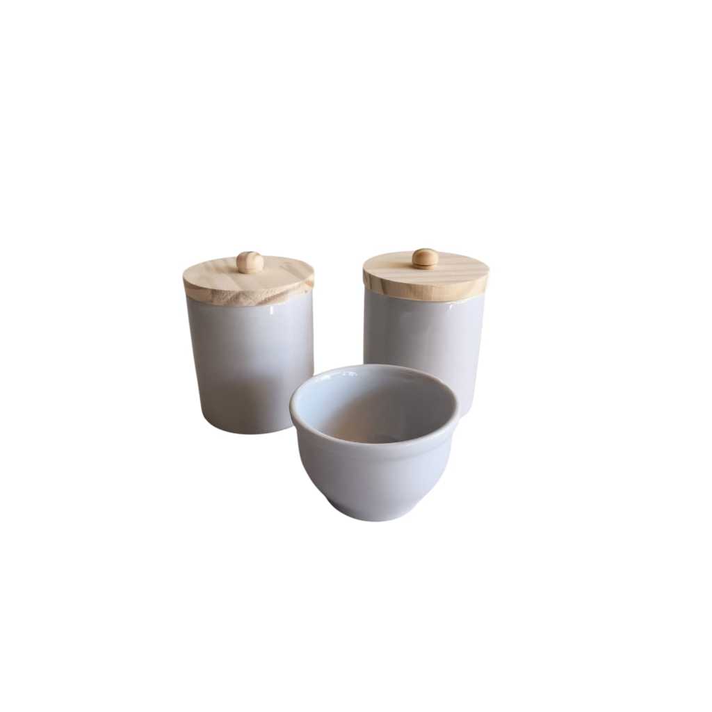 Kit Higiene bebê porcelana branca com tampa madeira com 2 potes G e 1 molhadeira porta algodão cotonete
