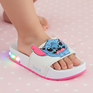 Chinelo Slide Stitch Infantil – Super Macio com LED Que Pisca ao Caminhar em Oferta na Shopee