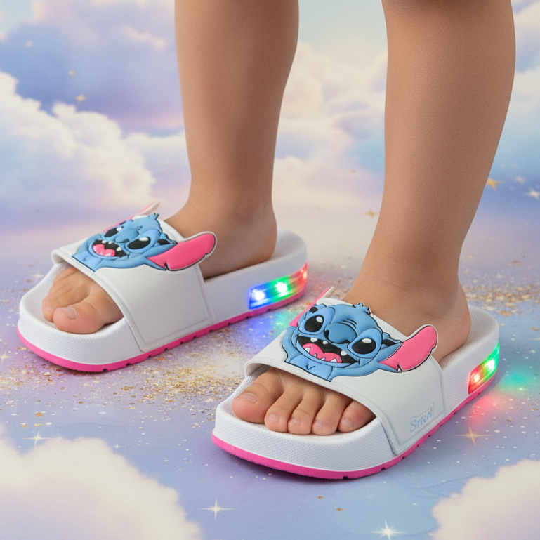 Slide Stitch Infantil LED – Chinelinho Macio e Colorido, Luz Que Pisca ao Andar em Oferta na Shopee