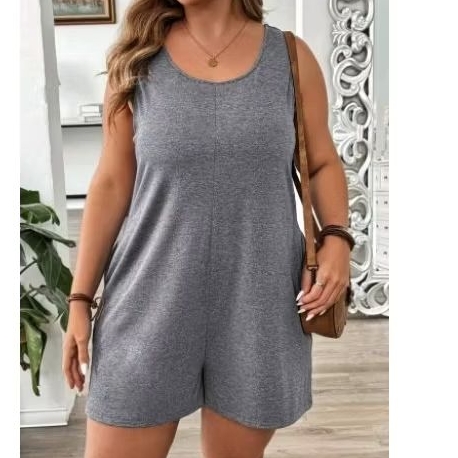 Macacão Simples Plus Size Para o Dia a Dia