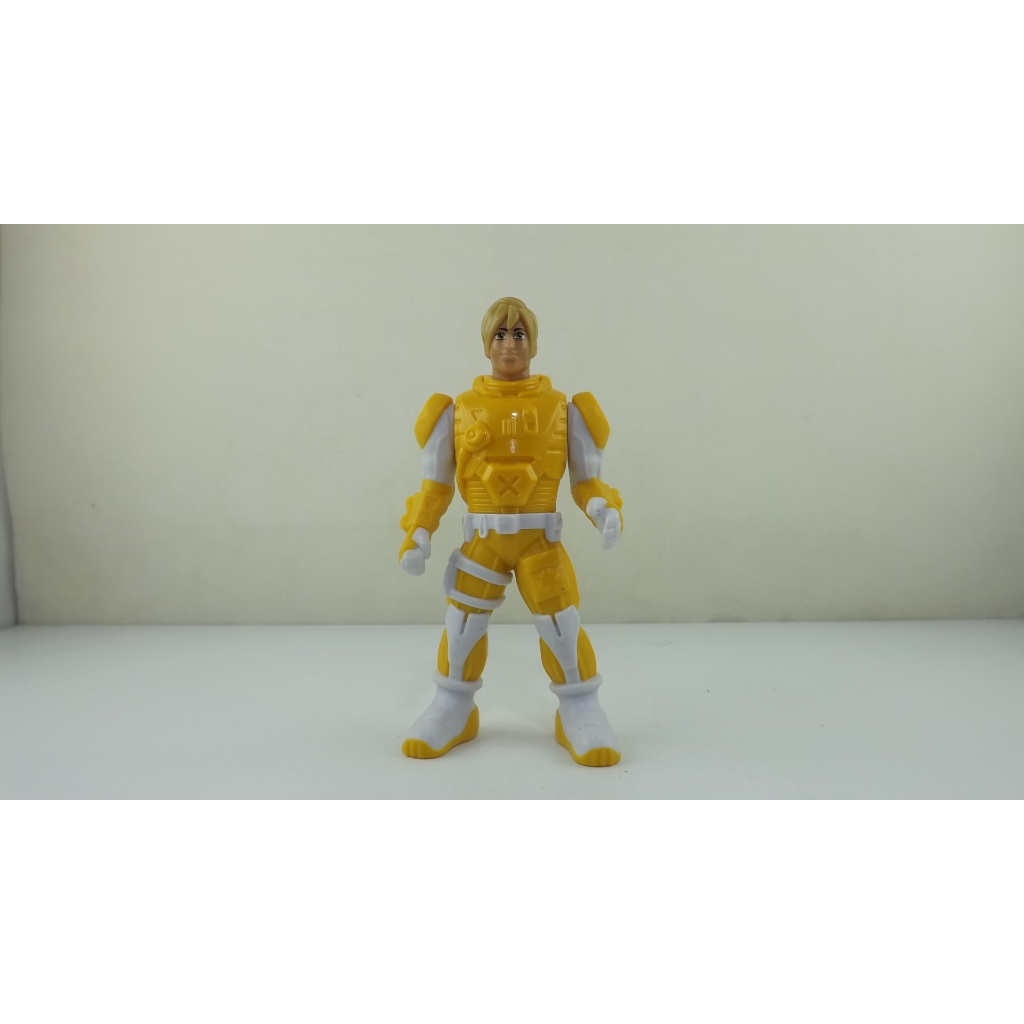 Miniatura Astronauta Amarelo Coleção Kinder Ovo 2024 Semi