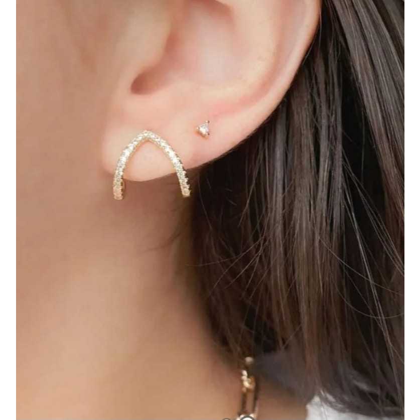Brinco Ear Cuff com Zircônias de Tarraxa Luxo Estilo Elegância Moda Feminina