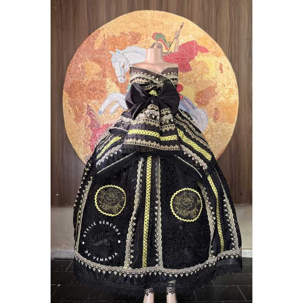Conjunto Pombagira Preto e Dourado, bordado rosa caveira  (Saia com forro, pano de cabeça e pano da costa)