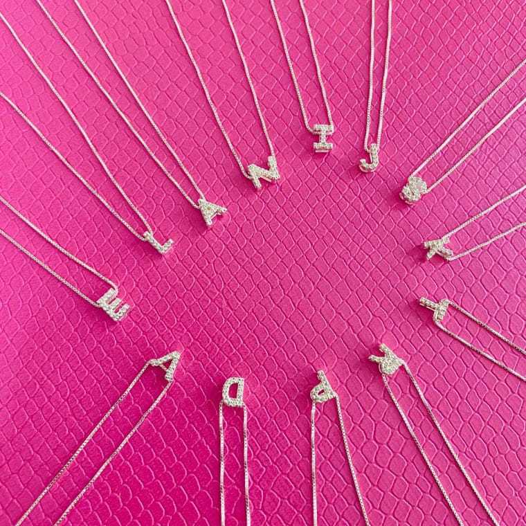 Colar Personalizado Letra Cravejada em Zircônias Prata/Dourado em Oferta na Shopee