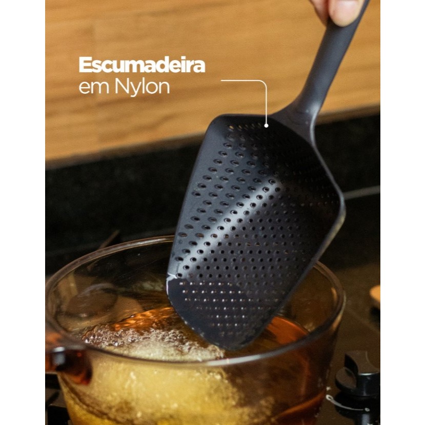 Escumadeira em Nylon Preto para Uso Doméstico Casa Organizada Prático e Funcional