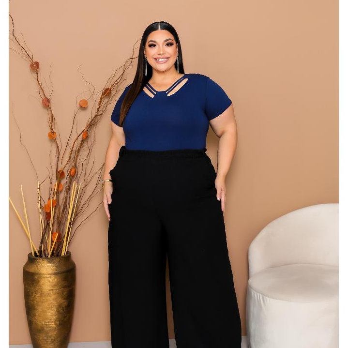 BLUSA PLUS SIZE FEMENINO DETALHE NA GOLA DUAS CHIRAS VISCO LYCRA PREMIUM CASUAL ELEGANTE