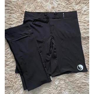 Bermuda Elastano Símbolo Yin Yang Refletiva em Oferta na Shopee