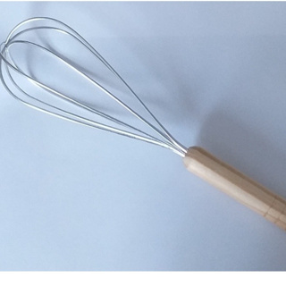 Batedor Fuê Ovos Bolos De Aço Estanhado Cabo Madeira em Oferta na Shopee