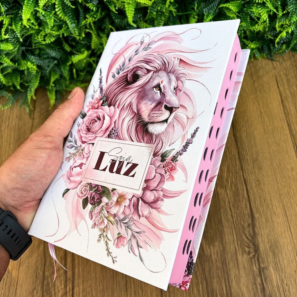 Bíblia Sagrada Feminina Seja Luz Leão Rosa  Capa Dura LETRAS MÉDIAS Com Harpa e Índice Palavras de Jesus em Vermelho em Oferta na Shopee