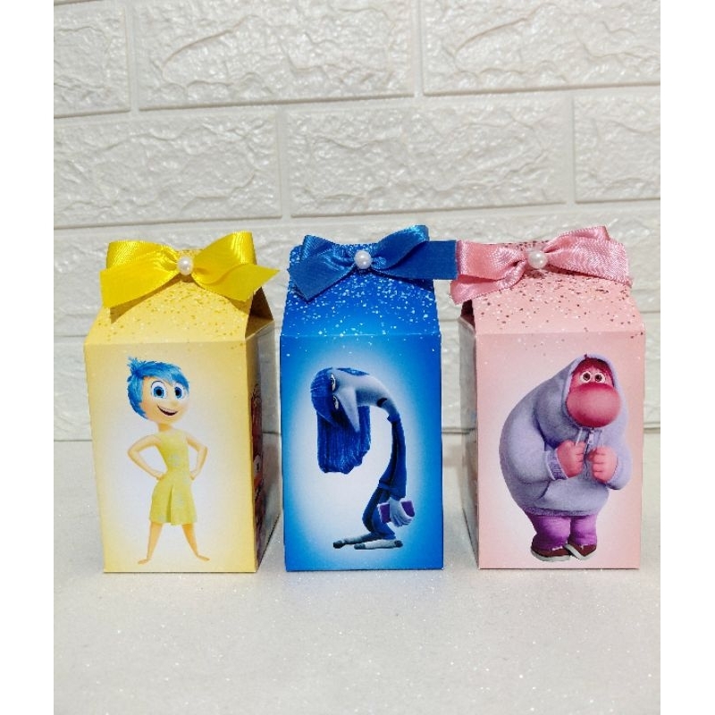 Kit Caixinhas Milk Personalizada Divertidamente Com Nome e Idade Lembrancinha Com Laço Festa