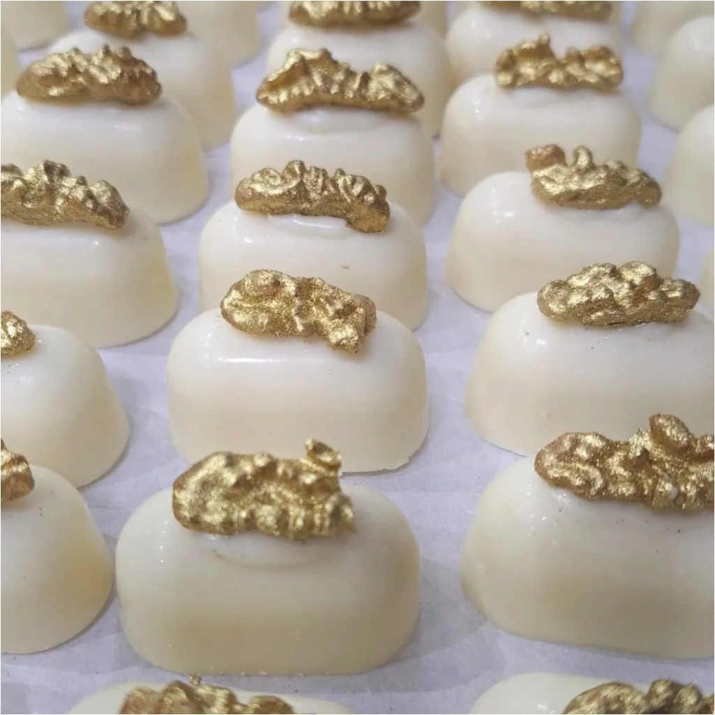 Forma para Chocolate - Mini Trufa Alongada BWB 5061 - Mini Camafeu - Doces Finos