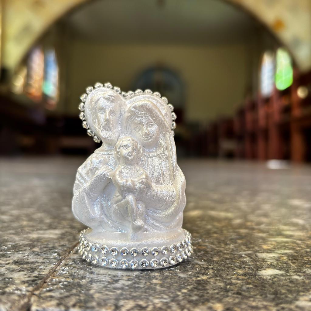 Mini Sagrada Familia 7cm, Perolada Com Strass Prata, Lembrança Religiosa