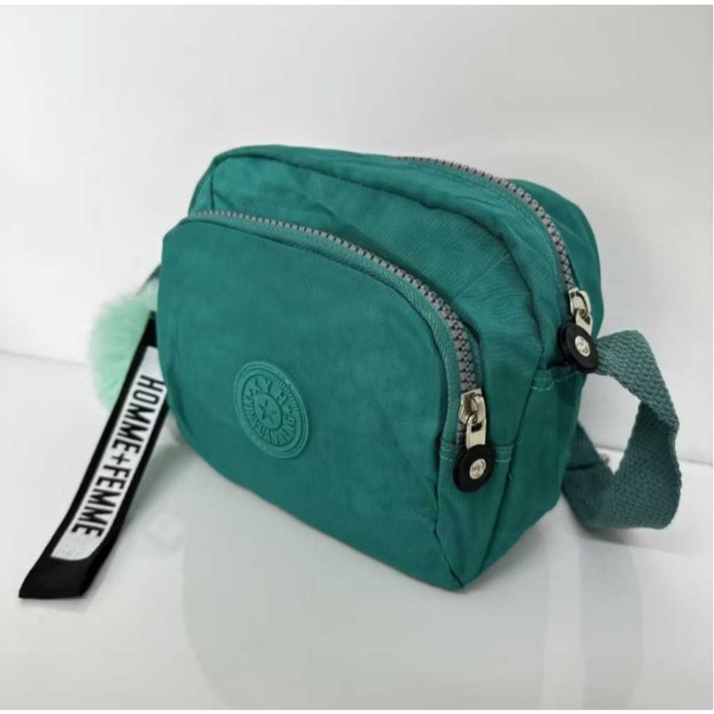 Bolsa Feminina Pequena Lona Nylon Crossbody porta celular, chaves ,cartões com Chaveiro "POM POM"