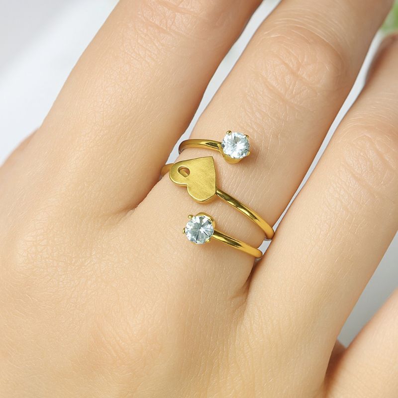 Anel Aço Inoxidável Dourado com Coração e Zircônias em Oferta na Shopee