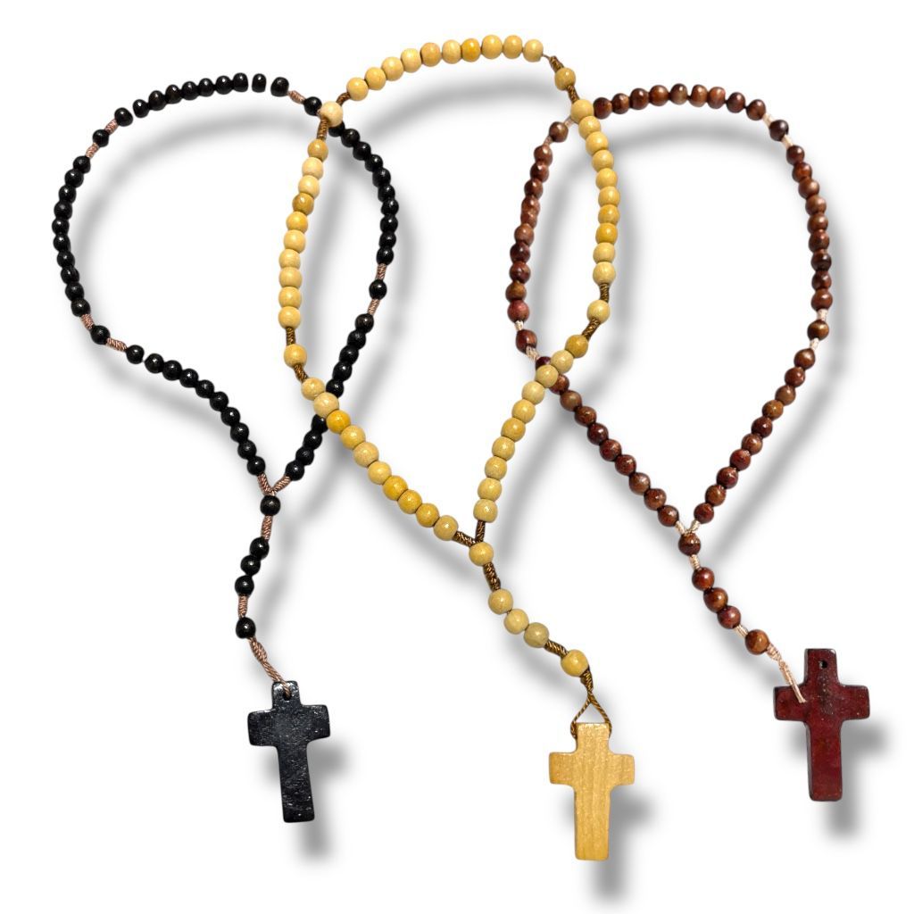 12 Terços De Mão Madeira Mogno Cruz Com Cristo 25cm em Oferta na Shopee