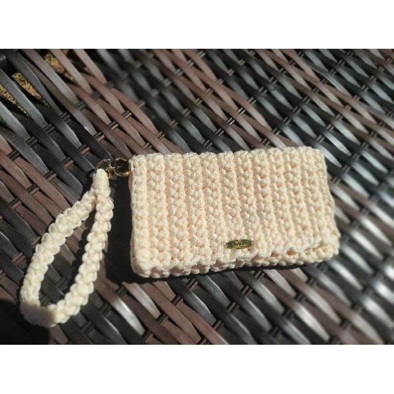 Clutch crochê, carteira de mão, bolsinha, bolsa feminina, acessório, cor bege claro e na cor verde esmeralda fio Náutico