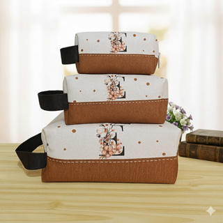 Necessaire Box com Alça | Personalizada com Inicial | Feminina, Organizador de Bolsa ou Viagem em Oferta na Shopee